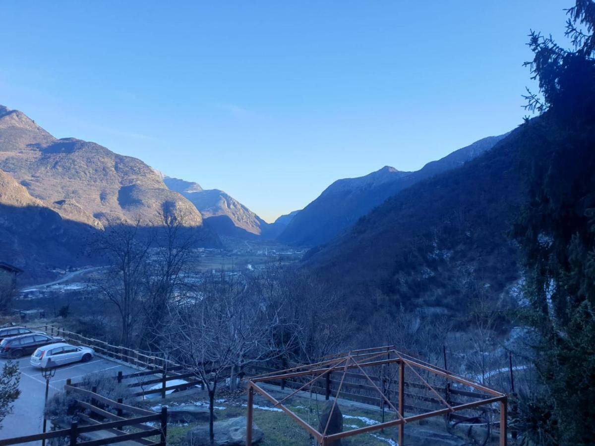 Il Dehors Apartment Champdepraz Bagian luar foto